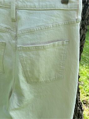 ⭐️Universal Thread Vintage Straight Jean in size 6